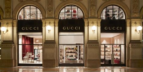 fabbrica gucci milano|negozi borse Gucci napoli.